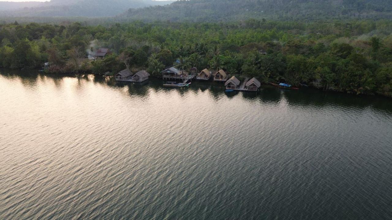 Villa The Floating House Krŏng Kaôh Kŏng Exterior foto